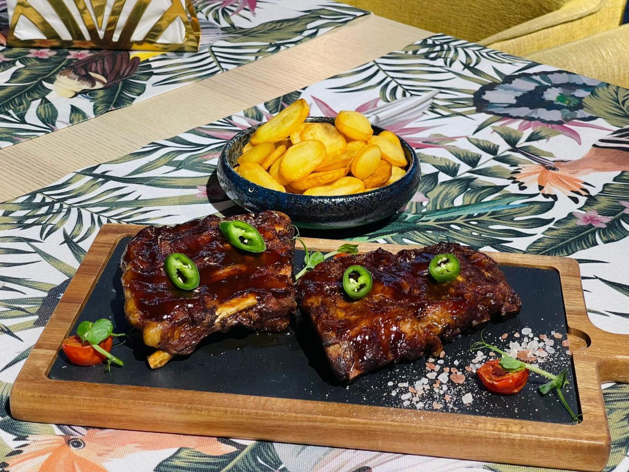 Hotel Brilliant Meses 扎勒乌 外观 照片