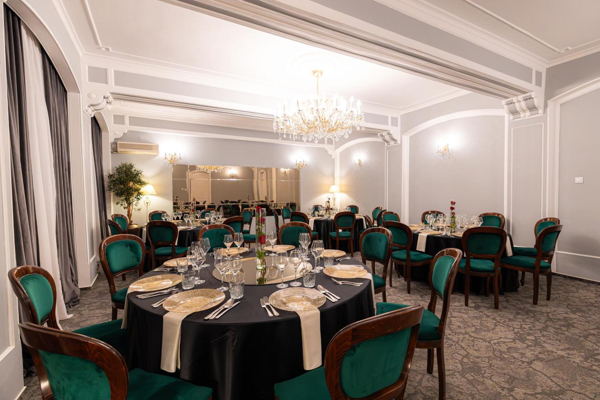 Hotel Brilliant Meses 扎勒乌 外观 照片