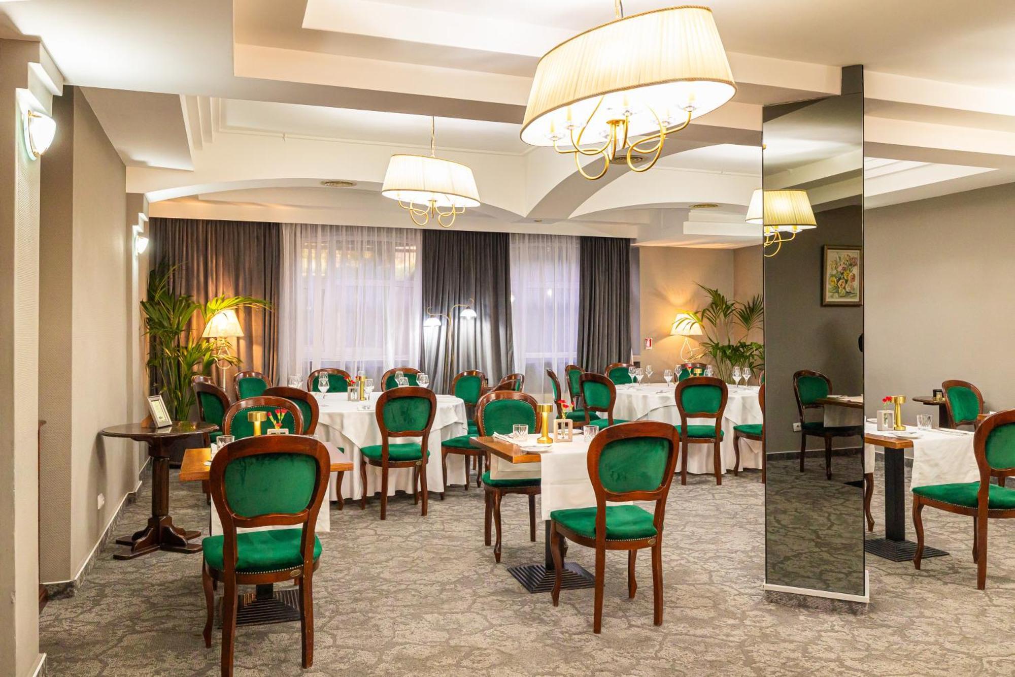 Hotel Brilliant Meses 扎勒乌 外观 照片