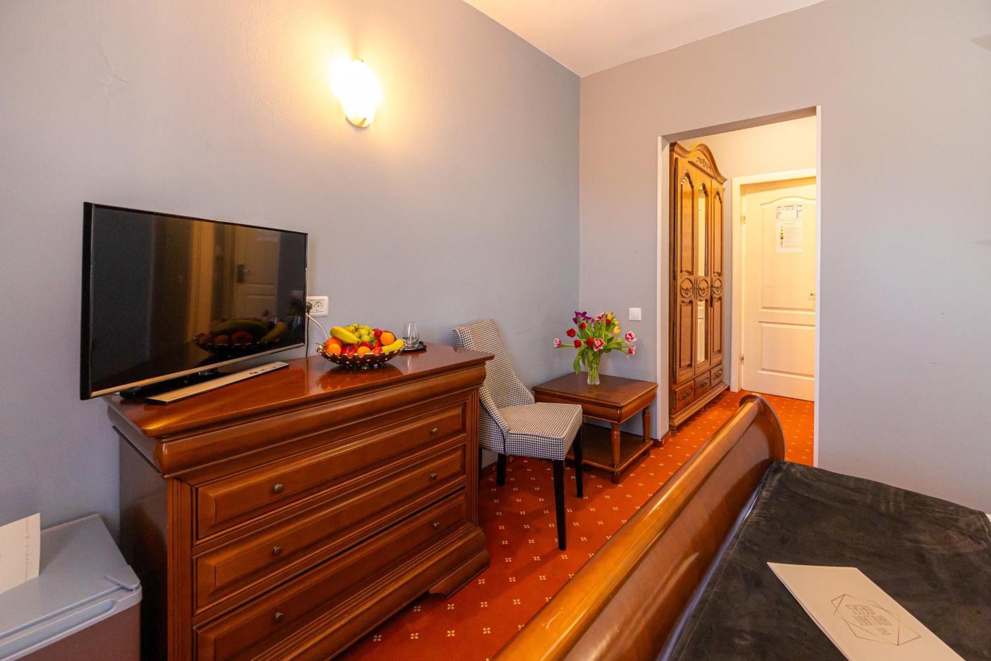 Hotel Brilliant Meses 扎勒乌 外观 照片