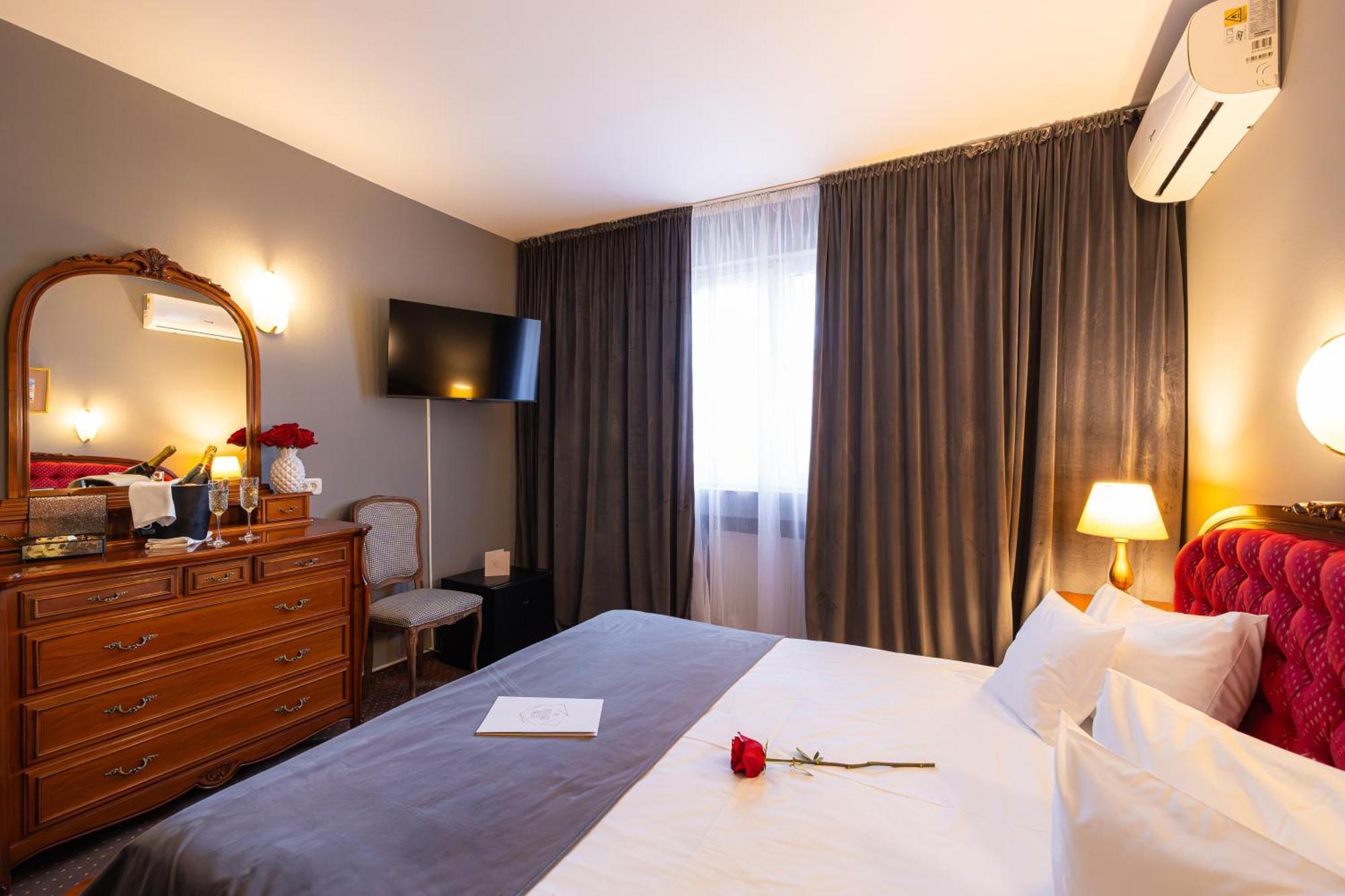 Hotel Brilliant Meses 扎勒乌 外观 照片