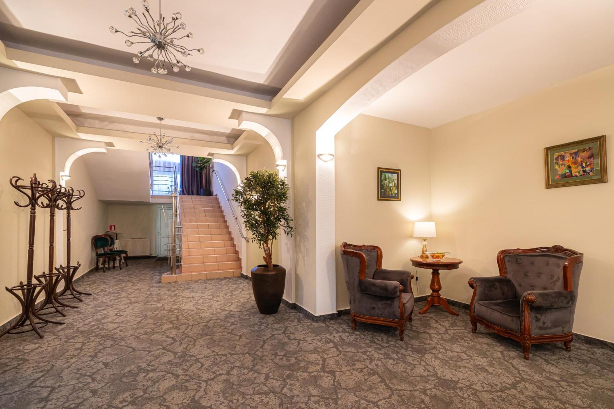 Hotel Brilliant Meses 扎勒乌 外观 照片