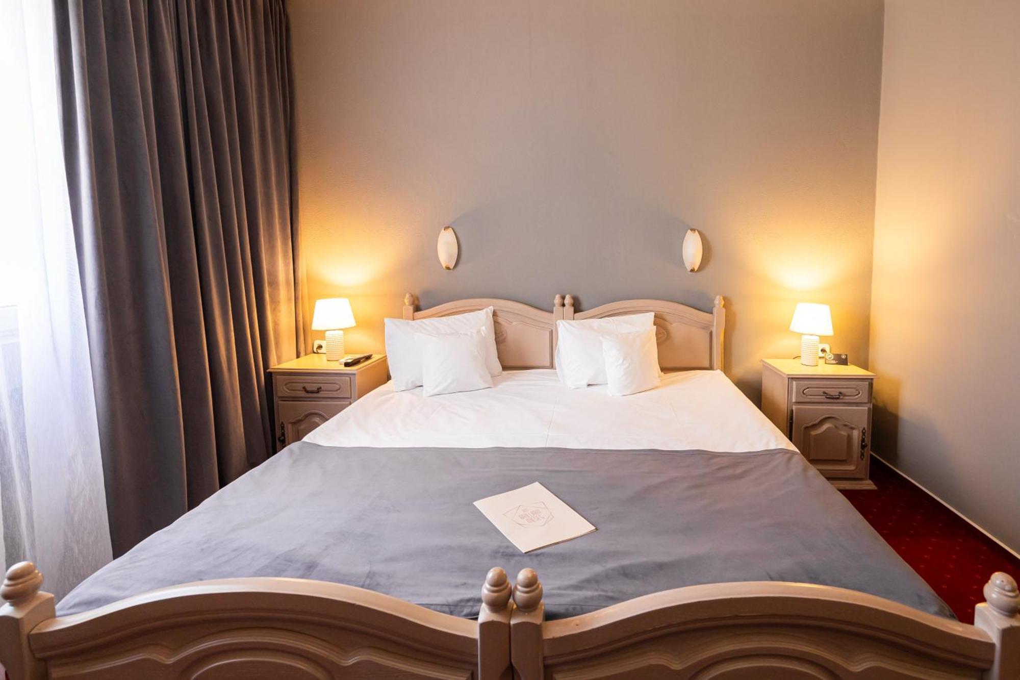 Hotel Brilliant Meses 扎勒乌 外观 照片